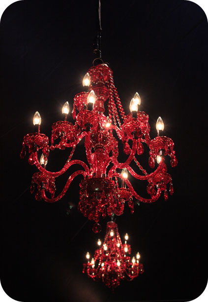tapisrougechandelier
